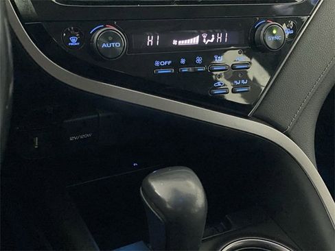 Used 2021 Toyota Camry XSE image 23