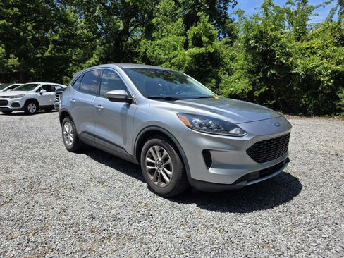 Used 2021 Ford Escape SE FWD image 2