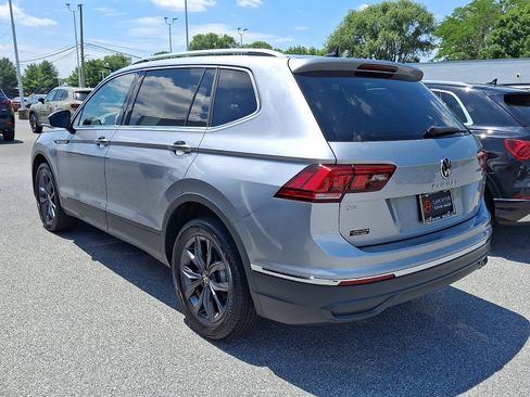 Used 2022 Volkswagen Tiguan SE AWD/4WD image 3