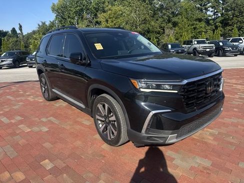 Used 2025 Honda Pilot Touring image 19