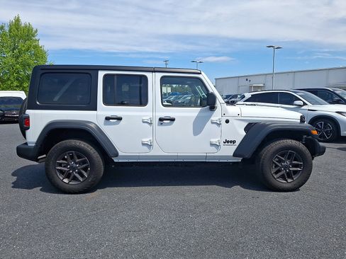 Used 2025 Jeep Wrangler Unlimited Sport AWD/4WD image 7