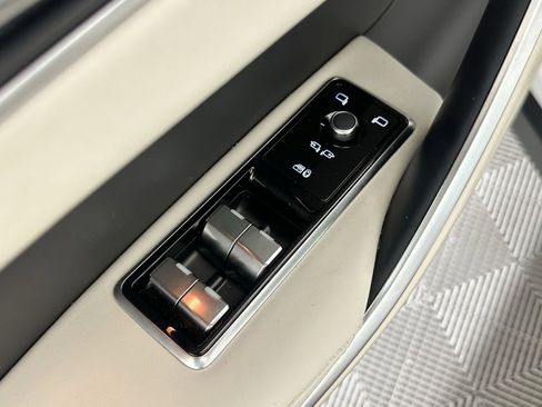 Used 2026 Jaguar F-PACE R-Dynamic S image 20