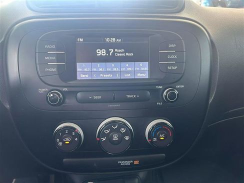 Used 2019 Kia Soul FWD image 14