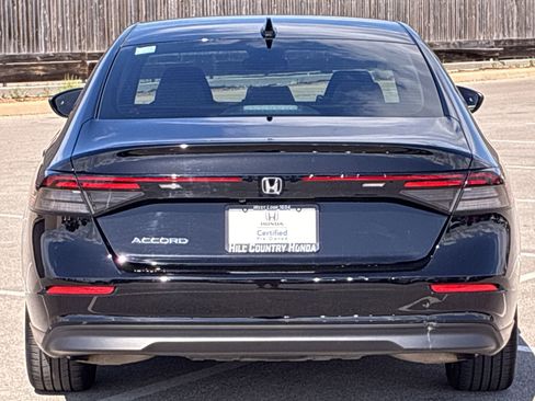 Certified 2025 Honda Accord SE image 5