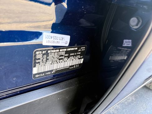 Used 2024 Mitsubishi Outlander SE FWD image 25