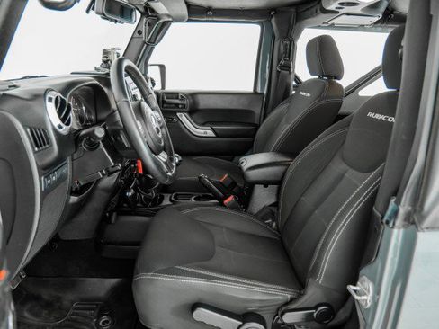 Used 2015 Jeep Wrangler Rubicon w/ Power Convenience Group image 30