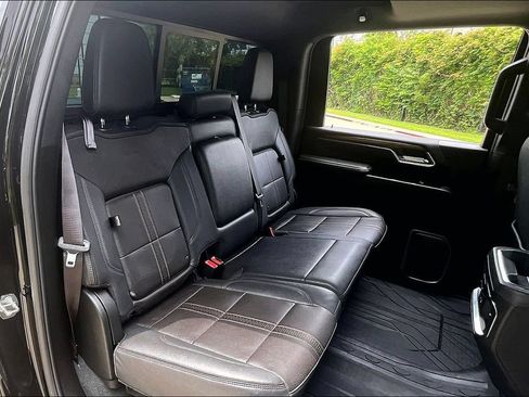 Used 2024 Chevrolet Silverado 2500 High Country w/ High Country Premium Package AWD/4WD image 38