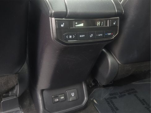 Used 2023 Toyota Highlander Platinum image 15