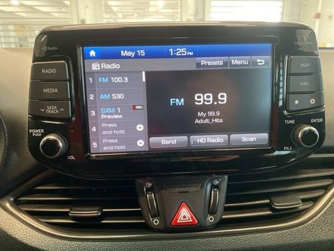 Used 2018 Hyundai Elantra GT Sport w/ Sport Tech Package 04 FWD image 21