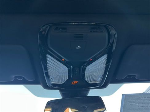 Used 2022 BMW 330i xDrive Sedan w/ Driving Assistance Package image 28