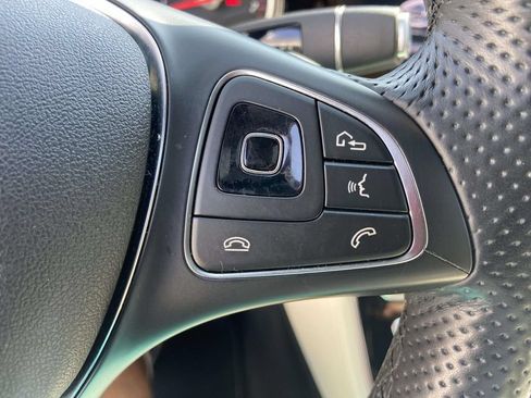 Used 2017 Mercedes-Benz E 300 4MATIC image 35