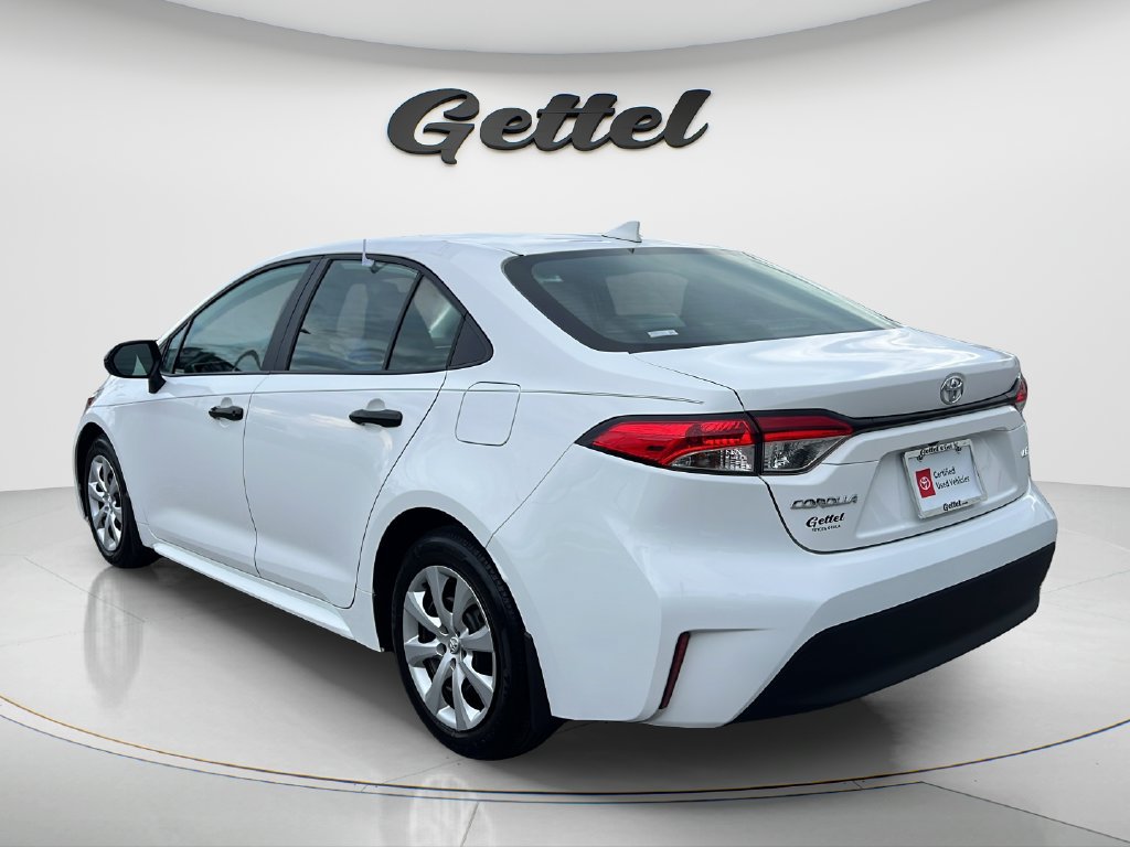 Used 2025 Toyota Corolla LE FWD image 7