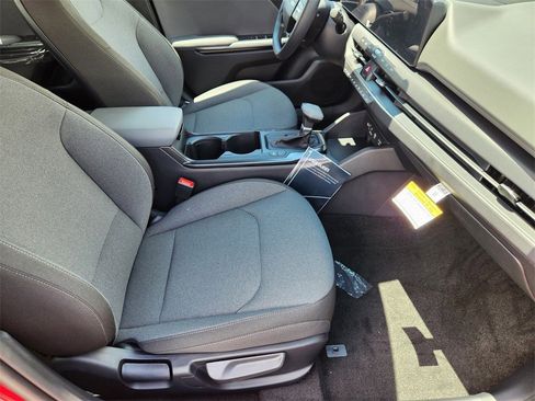 New 2025 Kia K4 LXS image 10
