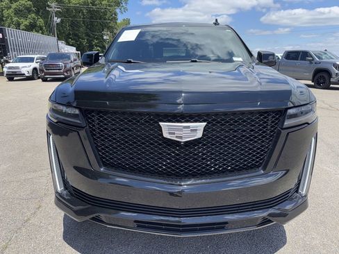 Used 2022 Cadillac Escalade ESV Sport w/ Touring Package RWD image 2
