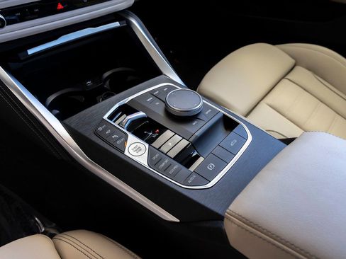 Used 2025 BMW M440i Convertible w/ Premium Package RWD image 21