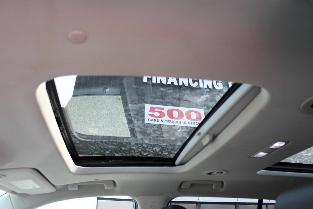 Used 2019 Chevrolet Traverse LT w/ LT Premium Package AWD/4WD image 17