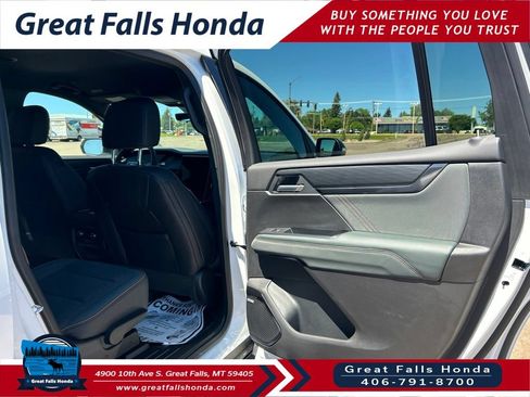 Used 2026 GMC Acadia AT4 AWD/4WD image 26