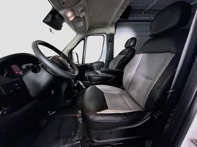 Used 2025 RAM ProMaster 2500 w/ Convenience Group FWD image 21