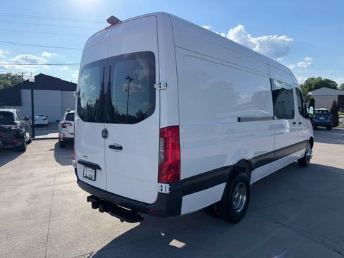 Used 2019 Mercedes-Benz Sprinter 170 Cargo w/ Acoustic Package image 5
