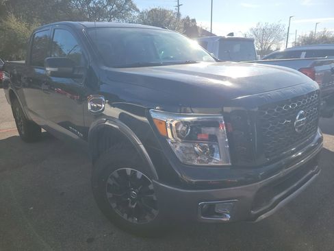 Used 2017 Nissan Titan PRO-4X image 4