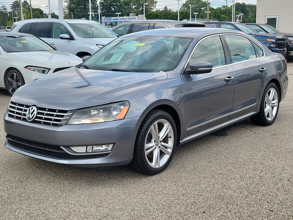 Used 2014 Volkswagen Passat TDI SEL Premium FWD image 2