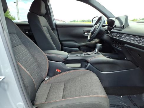Used 2024 Honda HR-V Sport image 9