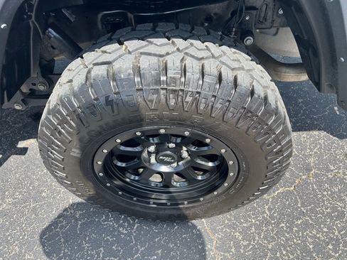 Used 2023 Jeep Gladiator Sport AWD/4WD image 14