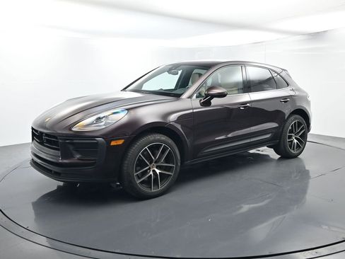 Certified 2025 Porsche Macan AWD/4WD image 1
