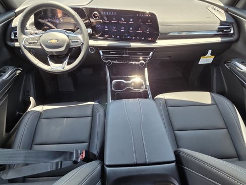 New 2026 Chevrolet Traverse LT w/ Driver Confidence Package AWD/4WD image 8