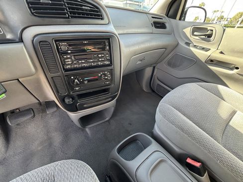 Used 2002 Ford Windstar LX image 14