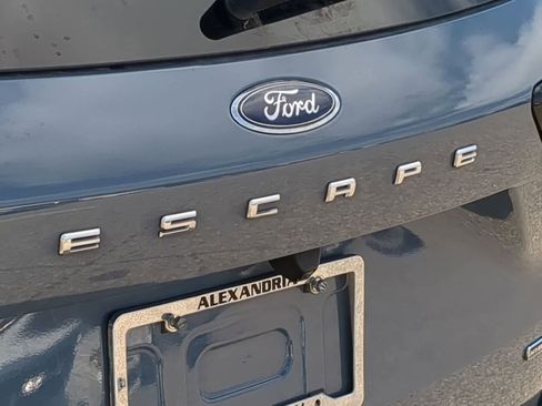 Used 2023 Ford Escape Platinum image 13