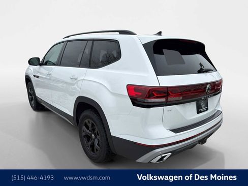 New 2026 Volkswagen Atlas Peak Edition image 3