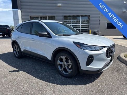 Used 2025 Ford Escape ST-Line FWD image 1