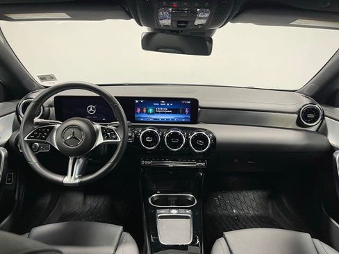 Used 2025 Mercedes-Benz CLA 250 4MATIC image 30