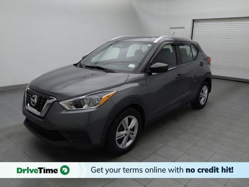 Used 2019 Nissan Kicks S FWD image 1