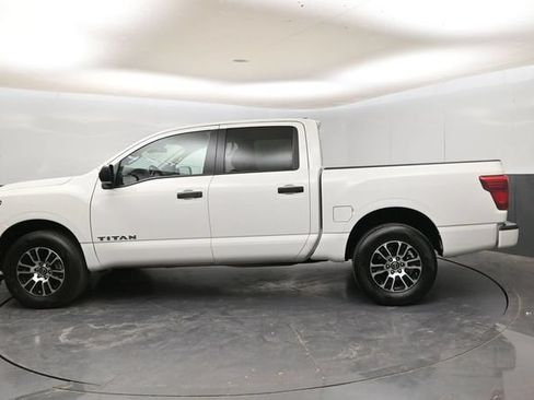 Used 2024 Nissan Titan SV AWD/4WD image 5