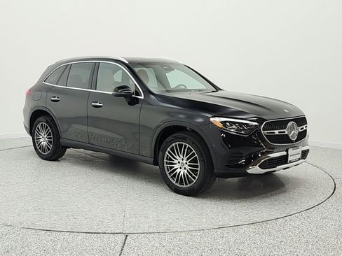 Certified 2026 Mercedes-Benz GLC 300 image 3