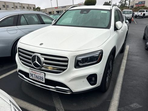 Used 2024 Mercedes-Benz GLB 250 4MATIC image 2