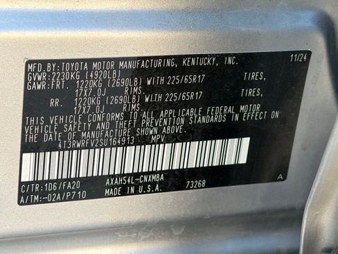 Used 2025 Toyota RAV4 XLE AWD/4WD image 32