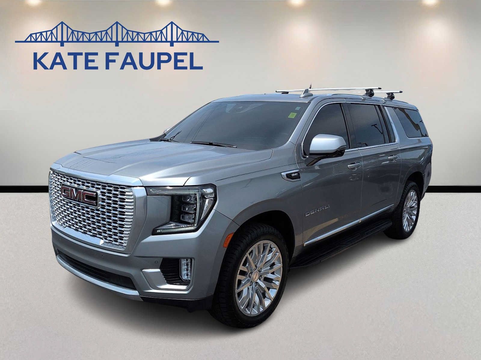 Used 2023 GMC Yukon XL Denali AWD/4WD image 3