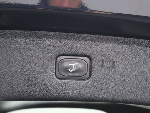 Used 2022 Ford Edge Titanium image 43