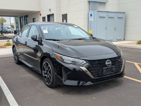 Used 2025 Nissan Sentra SR FWD image 1