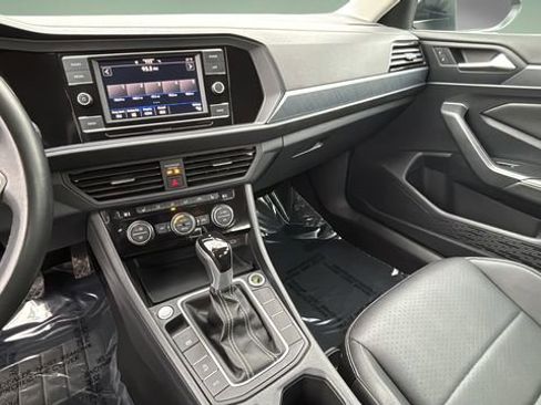 Used 2024 Volkswagen Jetta SE image 25