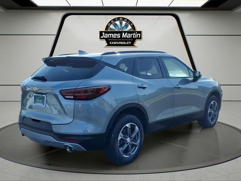 Used 2023 Chevrolet Blazer LT FWD image 4