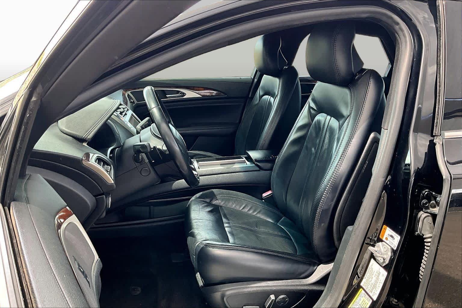 Used 2017 Lincoln MKZ Reserve FWD image 8