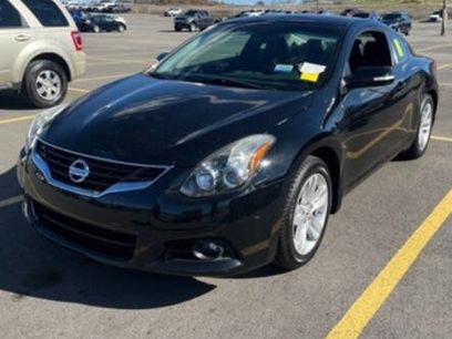 Used 2010 Nissan Altima 2.5 S w/ Premium Pkg