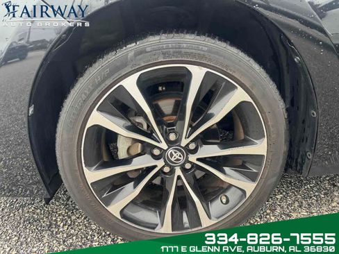 Used 2018 Toyota Corolla XSE image 32