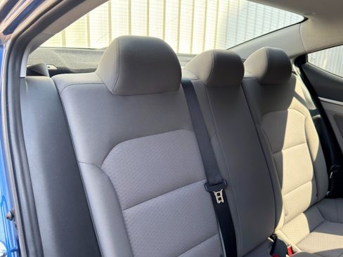 Used 2020 Hyundai Elantra SEL FWD image 31