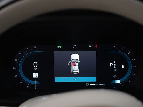 Used 2023 Volvo XC60 B5 Ultimate w/ Climate Package image 21