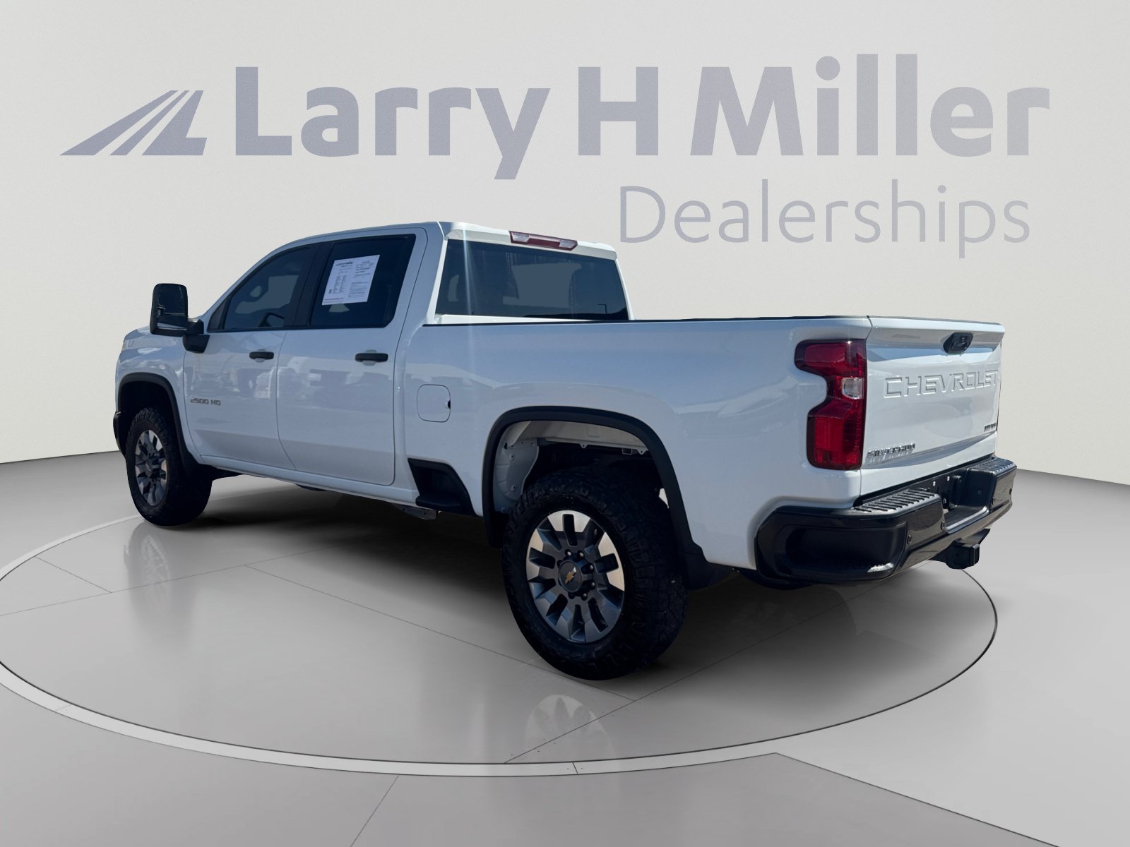 Used 2024 Chevrolet Silverado 2500 Custom w/ Custom Value Package AWD/4WD image 3
